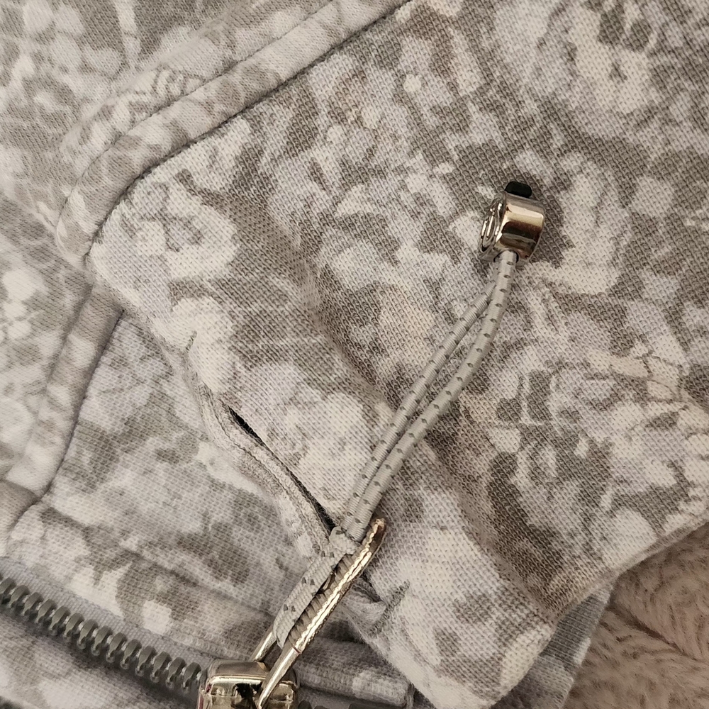 Lululemon Scuba Gray Patterned Jacket - image 2